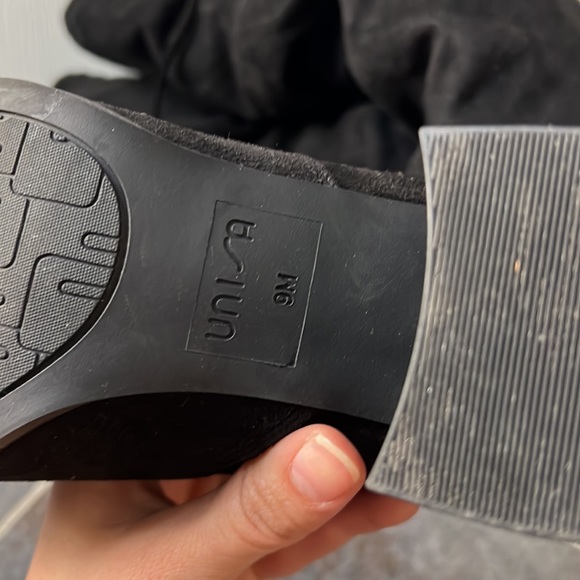 Unisa - Suede Knee High Adjustable Black Boots - Size 9 - Picture 4 of 7